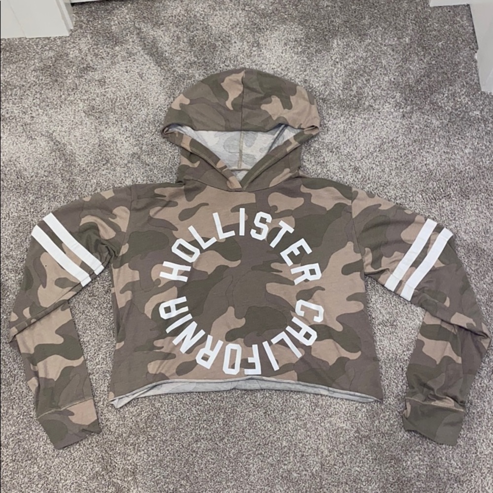 Hollister Cropped Camo Hoodie Size M